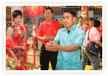 ภาพพิธีการสักการะเจ้าพ่อพระยาจักร อ.อู่ทอง 