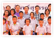 ภาพ…โครงการผ้าป่าหนังสือสำหรับเด็ก(ระดับชั้นประถมศึกษา)และมอบทุนการศึกษา..(ลงวันที่ ๒๕ มิ.ย.๒๕๕๕) 