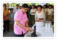 ภาพงานรดน้ำขอพรเนื่องในวันสงกรานต์ ประจำปี ๒๕๕๕ (๑๒ เมษายน ๒๕๕๕) 