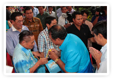 ภาพ..ร่วมอวยพรวันคล้ายวันเกิด ฯพณฯ บรรหาร ศิลปอาชา เมื่อวันที่ ๑๙ สิงหาคม ๒๕๕๕ 