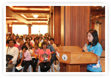 ภาพ..โครงการพัฒนาการมีส่วนร่วมของประชาชนในการส่งเสริมการท่องเที่ยวภายในจังหวัดสุพรรณบุรี อำเภอเมืองสุพรรณบุรี รุ่นที่ ๔ เมื่อวันที่ ๑๓ ธันวาคม ๒๕๕๕ 