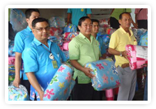 ภาพ..โครงการช่วยเหลือผู้ประสบภัยหนาว ประจำปี ๒๕๕๖ ระหว่างวันที่ ๕–๖ กุมภาพันธ์ ๒๕๕๖ 