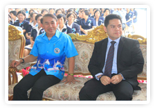 ภาพ..ร่วมเป็นเกียรติในพิธีมอบประกาศนียบัตรผู้สำเร็จการศึกษา ระดับชั้นมัธยมศึกษาปีที่ ๖ ประจำปีการศึกษา ๒๕๕๕ เมื่อวันที่ ๑๓ มีนาคม ๒๕๕๖ ณ หอประชุมโรงเรียนสงวนหญิง จังหวัดสุพรรณบุรี  