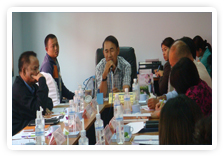 ภาพ..การประชุมหารือการดำเนินงานโครงการส่งเสริมกิจกรรมเด็กและเยาวชน เมื่อวันที่ ๑๕ มีนาคม ๒๕๕๖  ณ ห้องประชุมหน้าห้องนายก อบจ.สุพรรณบุรี  