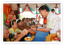 ภาพ..พิธีเปิดโครงการสืบสานประเพณีสงกรานต์ และวันผู้สูงอายุแห่งชาติ ประจำปี ๒๕๕๖  อำเภอเมืองสุพรรณบุรี อำเภอเดิมบางนางบวช และอำเภอบางปลาม้า