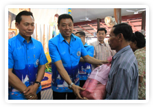 ภาพ..โครงการ อบจ.พบประชาชน ณ วัดบ้านสระ อำเภอสามชุก วันที่ ๒๓ พฤษภาคม ๒๕๕๖ ณ วัดบ้านสระ หมู่ที่ ๒ ตำบลบ้านสระ อำเภอสามชุก 