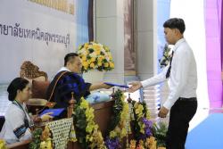 พิธีมอบประกาศนียบัตรสำเร็จการศึกษา ปีการศึกษา ๒๕๕๖ วิทยาลัยเทคนิคสุพรรณบุรี เมื่อวันที่ ๓ มีนาคม ๒๕๕๗ ณ โดม ๗๐ ปี วิทยาลัยเทคนิคสุพรรณบุรี
