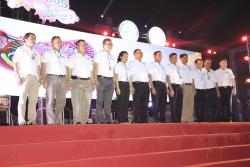 ภาพ..พิธีเปิดงาน “มหัศจรรย์สีสันสุพรรณบุรี” เมื่อวันที่ ๒๕ เมษายน ๒๕๕๗ ณ อุทยานมังกรสวรรค์ ศาลเจ้าพ่อหลักเมืองสุพรรณบุรี 