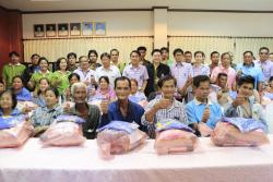ภาพ..อบจ.สุพรรณบุรี มอบถุงยังชีพผู้ประสบวาตภัย เมื่อวันที่ ๒๐ พฤษภาคม ๒๕๕๗ ณ เทศบาลตำบลเขาดิน และ อบต.นางบวช อำเภอเดิมบางนางบวช