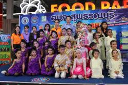 ภาพ..โครงการส่งเสริมกิจกรรมเด็กและเยาวชน อบจ. “Smart Kids Show ๒๐๑๔” Season ๑ สาย C เมื่อวันที่ ๑๒ กรกฎาคม ๒๕๕๗ ณ ห้างโรบินสัน สาขาสุพรรณบุรี