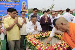 ภาพ..พิธีวางศิลาฤกษ์เจดีย์พุทธบัญชา (พระยูไล) โดย ฯพณฯ บรรหาร  ศิลปอาชา นายกรัฐมนตรี คนที่ ๒๑ เมื่อวันที่ ๒๑ กรกฎาคม ๒๕๕๗ ณ บริเวณพิพิธภัณฑ์ลูกหลานพันธุ์มังกร 