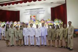 ภาพ..งานรัฐพิธี “วันที่ระลึกพระบาทสมเด็จพระจอมเกล้าเจ้าอยู่หัว” เมื่อวันที่ ๑ ตุลาคม ๒๕๕๗ ณ หอประชุมอาชาสีหมอก ศาลากลางจังหวัดสุพรรณบุรี 