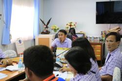 ภาพ..ประชุมหัวหน้าส่วนราชการองค์การบริหารส่วนจังหวัดสุพรรณบุรี ประจำสัปดาห์ที่ ๒ เดือนพฤศจิกายน  เมื่อวันที่ ๒๐ พฤศจิกายน ๒๕๕๗ ณ ห้องประชุมหน้าห้องนายก อบจ.สุพรรณบุรี 
