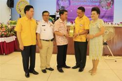ภาพ...แสดงความยินดีกับ นายพิภพ บุญธรรม ปลัดจังหวัดสุพรรณบุรี  เนื่องในโอกาสขึ้นดำรงตำแหน่งรองผู้ว่าราชการจังหวัดสุพรรณบุรี เมื่อวันที่ ๑ ธันวาคม ๒๕๕๗  ณ หอประชุมอำเภอเมืองสุพรรณบุรี 