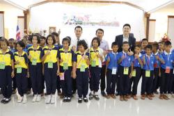 ภาพ..โครงการพัฒนาการมีส่วนร่วมของประชาชนในการส่งเสริมการท่องเที่ยวภายในจังหวัดสุพรรณบุรี รุ่นที่ ๑ เมื่อวันที่ ๑๑ มีนาคม ๒๕๕๘ณ ห้องประชุมใหญ่สำนักงานเขตพื้นที่การศึกษาประถมศึกษาสุพรรณบุรี เขต ๒ อำเภออู่ทอง