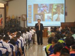 ภาพ..โครงการพัฒนาการมีส่วนร่วมของประชาชนในการส่งเสริมการท่องเที่ยวภายในจังหวัดสุพรรณบุรี รุ่นที่ ๒ เมื่อวันที่ ๑๒ มีนาคม ๒๕๕๘ ณ ห้องประชุมใหญ่สำนักงานเขตพื้นที่การศึกษาประถมศึกษาสุพรรณบุรี เขต ๒ อำเภออู่ทอง