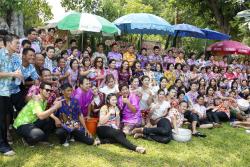 ภาพ..โครงการ อบจ.สุพรรณบุรี รักษ์ประเพณีสงกรานต์ ร่วมสืบสานวัฒนธรรม เมื่อวันที่ ๑๐ เมษายน ๒๕๕๗ ณ คุ้มขุนแผน อำเภอเมืองสุพรรณบุรี