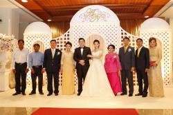 ภาพ..งานฉลองมงคลสมรสของนายนิติวัฒน์  จันทร์สว่าง กับ นางสาวอัญณุดา  วิริวิทยา เมื่อวันที่ ๒๙ เมษายน ๒๕๕๘ ณ ห้องเจ้าพระยา ชั้น ๒ หอประชุมกองทัพเรือ กรุงเทพมหานคร (ตอนเย็น)