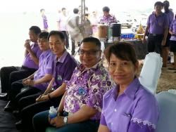 ภาพ..กิจกรรมปลูกต้นไม้เหลืองปรีดียาธร ถนนดอกไม้ (สายสามชุก – ด่านช้าง) เฉลิมพระเกียรติพระบาทสมเด็จพระเจ้าอยู่หัว เนื่องในโอกาสวันฉัตรมงคล และเฉลิมพระเกียรติสมเด็จพระเทพรัตนราชสุดาฯ สยามบรมราชกุมารี เนื่องในโอกาสฉลองพระชนมพรรษา ๕ รอบ ๒ เมษายน ๒๕๕๘ เมื