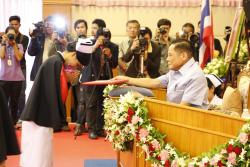 ภาพ..พิธีมอบใบสัมฤทธิผลการศึกษาแก่ผู้สำเร็จการศึกษา ประจำปี ๒๕๕๗ วิทยาลัยพยาบาลบรมราชชนนี เมื่อวันที่ ๒๙ พฤษภาคม ๒๕๕๘ ณ วิทยาลัยพยาบาลบรมราชชนนี อำเภอเมืองสุพรรณบุรี 