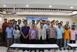 ภาพ..โครงการพัฒนาศักยภาพบุคลากรและศึกษาดูงานด้านสิ่งแวดล้อมและปรับภูมิทัศน์ เมื่อวันที่ ๑๑ มิถุนายน ๒๕๕๘ ณ ห้องประชุมสีตระกูลโรจน์ สำนักงานเขตพื้นที่การศึกษาประถมศึกษาสุพรรณบุรี เขต ๑ อำเภอเมืองสุพรรณบุรี