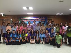 ภาพ..โครงการ คืนความสดใสสู่ผู้สูงวัย ใจเกินร้อยชมรมผู้สูงอายุอำเภอสองพี่น้อง ปี ๒๕๕๘ เมื่อวันที่ ๒๖ สิงหาคม ๒๕๕๘ ณ ห้องประชุมชมรมผู้สูงอายุโรงพยาบาลสมเด็จพระสังฆราช องค์ที่ ๑๗ อำเภอสองพี่น้อง