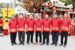 ภาพ..พิธีเปิดงานประเพณีทิ้งกระจาด จังหวัดสุพรรณบุรี ประจำปี ๒๕๕๘ เมื่อวันที่ ๓๑ สิงหาคม ๒๕๕๘ ณ ศาลเจ้าพ่อหลักเมืองสุพรรณบุรี