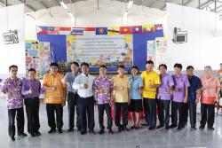 ภาพ..โครงการประชุมสัมมนาเชิงปฏิบัติการ ตามนโยบายปฏิรูปการศึกษารอบสอง เมื่อวันที่ ๓ กันยายน ๒๕๕๘  ณ  ห้องประชุมโรงเรียนอนุบาลพระบรมราชานุสรณ์ดอนเจดีย์ 
