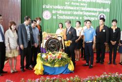 ภาพ..พิธีเปิดโครงการ “งานมหกรรมศิลปวัฒนธรรมพื้นถิ่นสุพรรณบุรี ประจำปี ๒๕๕๘” เนื่องในวันเยาวชนแห่งชาติ จังหวัดสุพรรณบุรี เมื่อวันที่ ๒๕ กันยายน ๒๕๕๘ ณ หอประชุมโรงเรียนเทศบาล ๑ วัดประตูสาร อำเภอเมืองสุพรรณบุรี