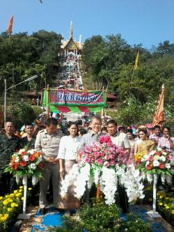ภาพ..โครงการสืบสานประเพณีออกพรรษา ตักบาตรเทโวโรหณะวัดหัวเขา ประจำปี ๒๕๕๕ เมื่อวันที่ ๒๙ ตุลาคม ๒๕๕๘ ณ วัดหัวเขา  อำเภอเดิมบางนางบวช