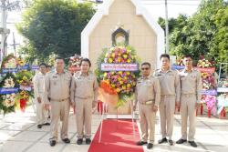 ภาพ..พิธีวางพวงมาลาทหารอาสา ประจำปี ๒๕๕๘ เมื่อวันที่ ๑๑ พฤศจิกายน ๒๕๕๘ ณ อนุสาวรีย์ทหารอาสา บริเวณโรงเรียนเทศบาล ๑ วัดประตูสาร อำเภอเมืองสุพรรณบุรี 