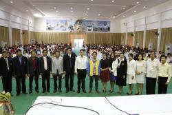 ภาพ..โครงการพัฒนาสมรรถนะครูและบุคลากรด้านการจัดการเรียนรู้ในศตวรรษที่ ๒๑ เมื่อวันที่ ๑๘ พฤศจิกายน ๒๕๕๘  ณ ห้องประชุมโรงเรียนกาญจนาภิเษกวิทยาลัย อำเภอเมืองสุพรรณบุรี