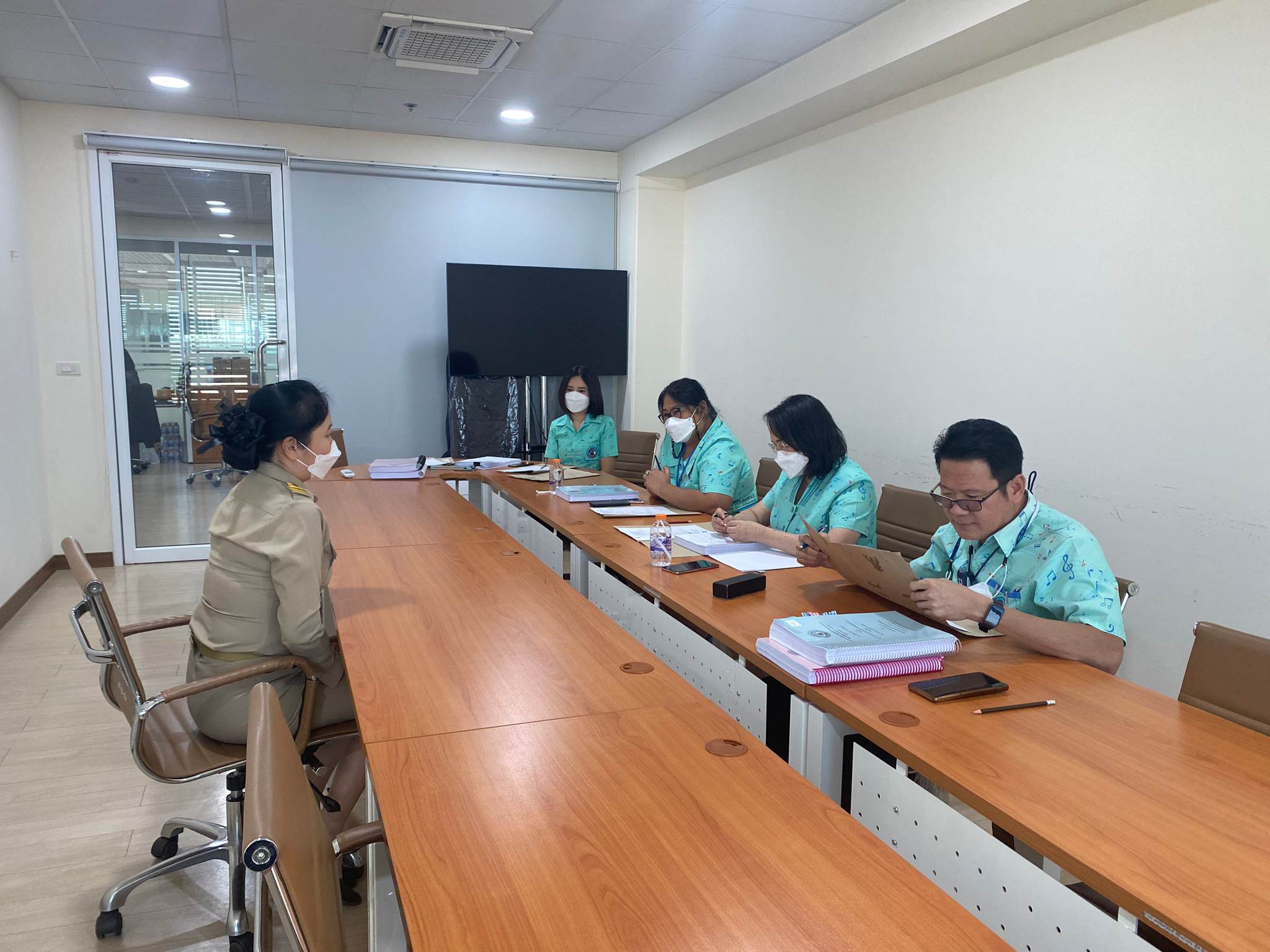 การสัมภาษณ์บุคคลเพื่อพิจารณาความเหมาะสมกับตำแหน่ง ในการคัดเลือกข้าราชการองค์การบริหารส่วนจังหวัด เพื่อเลื่อนและแต่งตั้งให้ดำรงตำแหน่งในระดับที่สูงขึ้น