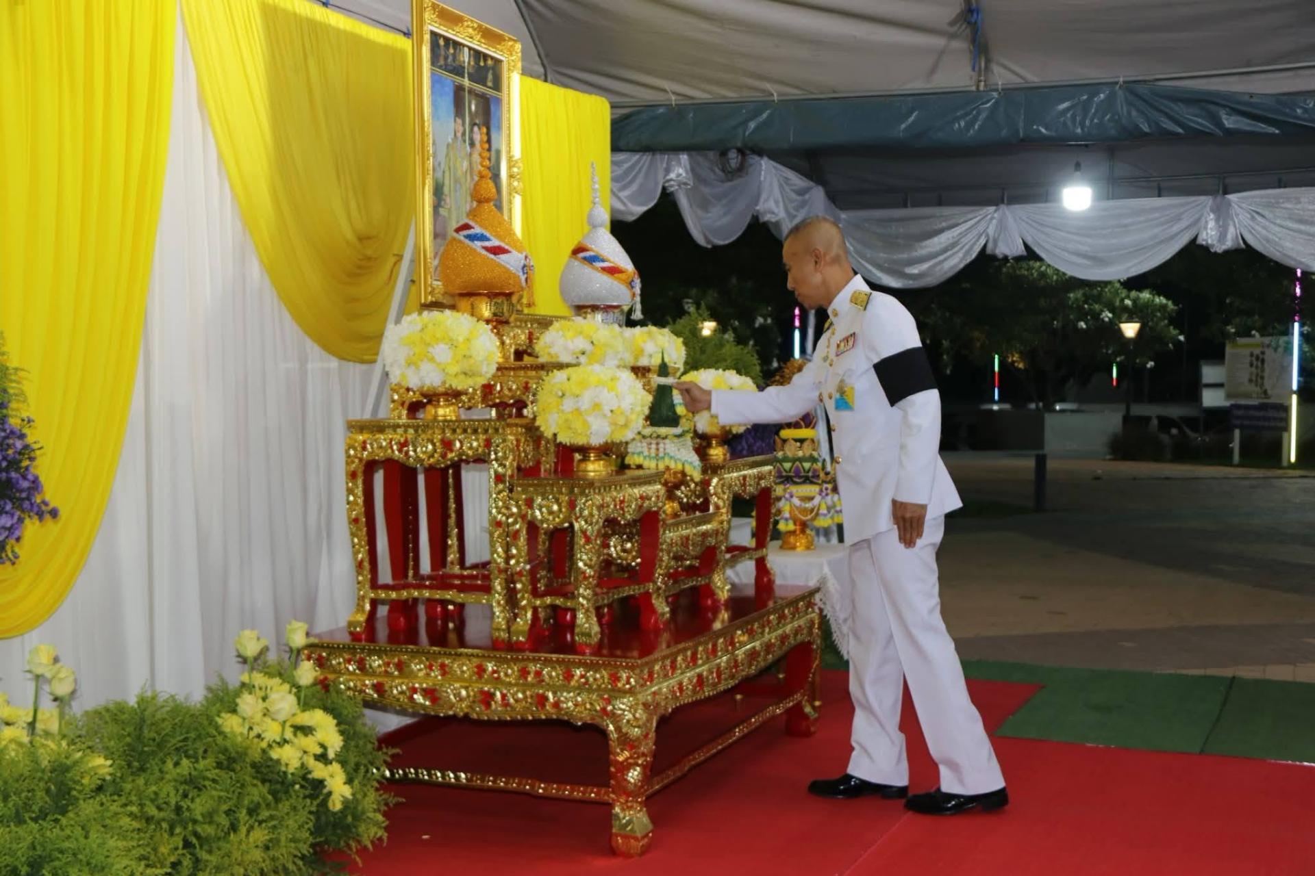 องค์การบริหารส่วนจังหวัดสุพรรณบุรี ร่วมพิธีเชิญ "พุ่มดอกบัวประดิษฐ์" ไปถวายสักการะ พระศรีมหาโพธิทศมราชบพิตร เป็นพุทธบูชา เนื่องในวันวิสาขบูชา ประจำปี 2569
