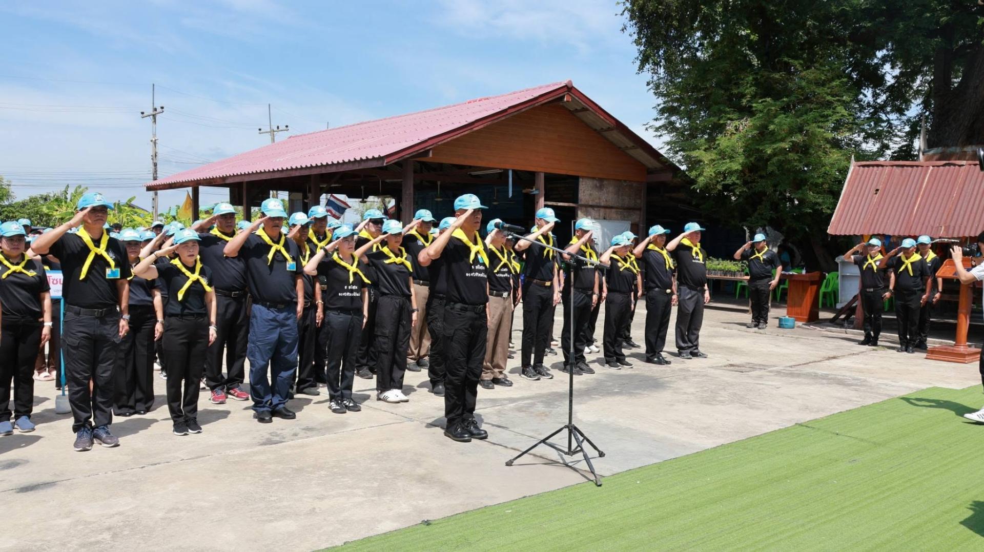 องค์การบริหารส่วนจังหวัดสุพรรณบุรี ร่วมกิจกรรมจิตอาสาพัฒนาเนื่องในวันคล้ายวันเฉลิมพระชนมพรรษา สมเด็จพระนางเจ้าฯ พระบรมราชินี